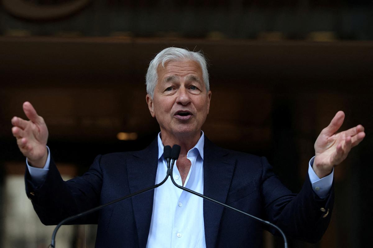 wall-street-bonanza-boosts-profits-at-jpmorgan