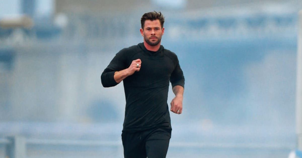 chris-hemsworth-made-‘one-lifestyle-change’-amid-alzheimer’s-diagnosis-—-and-it’s-one-we-all-need-to-commit-to
