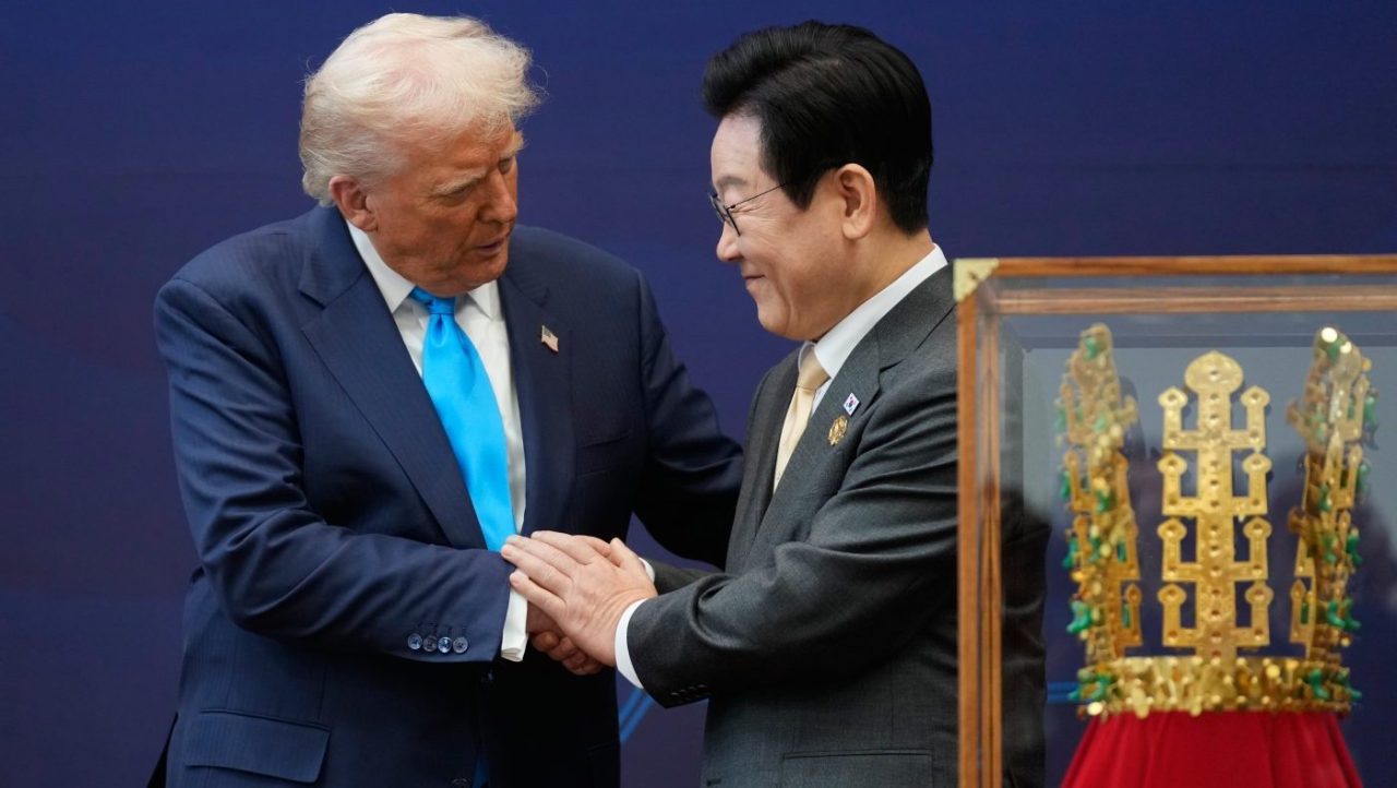south-korea-gives-trump-golden-crown,-medal-conferring-highest-honor