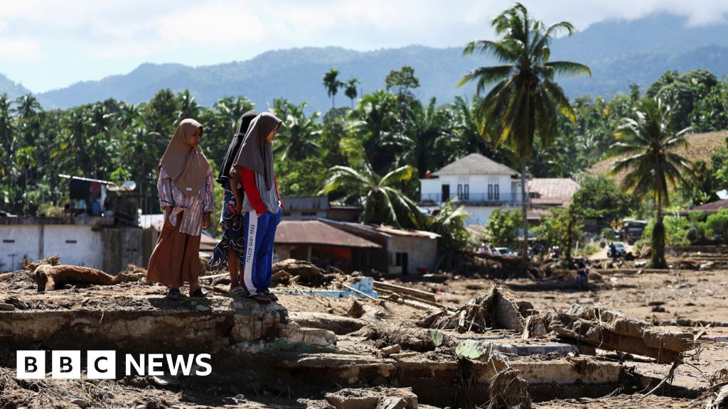 death-toll-in-indonesia-floods-passes-500