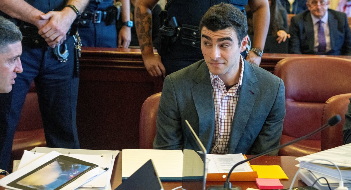 luigi-mangione-in-manhattan-court-as-judge-weighs-evidence-before-trial