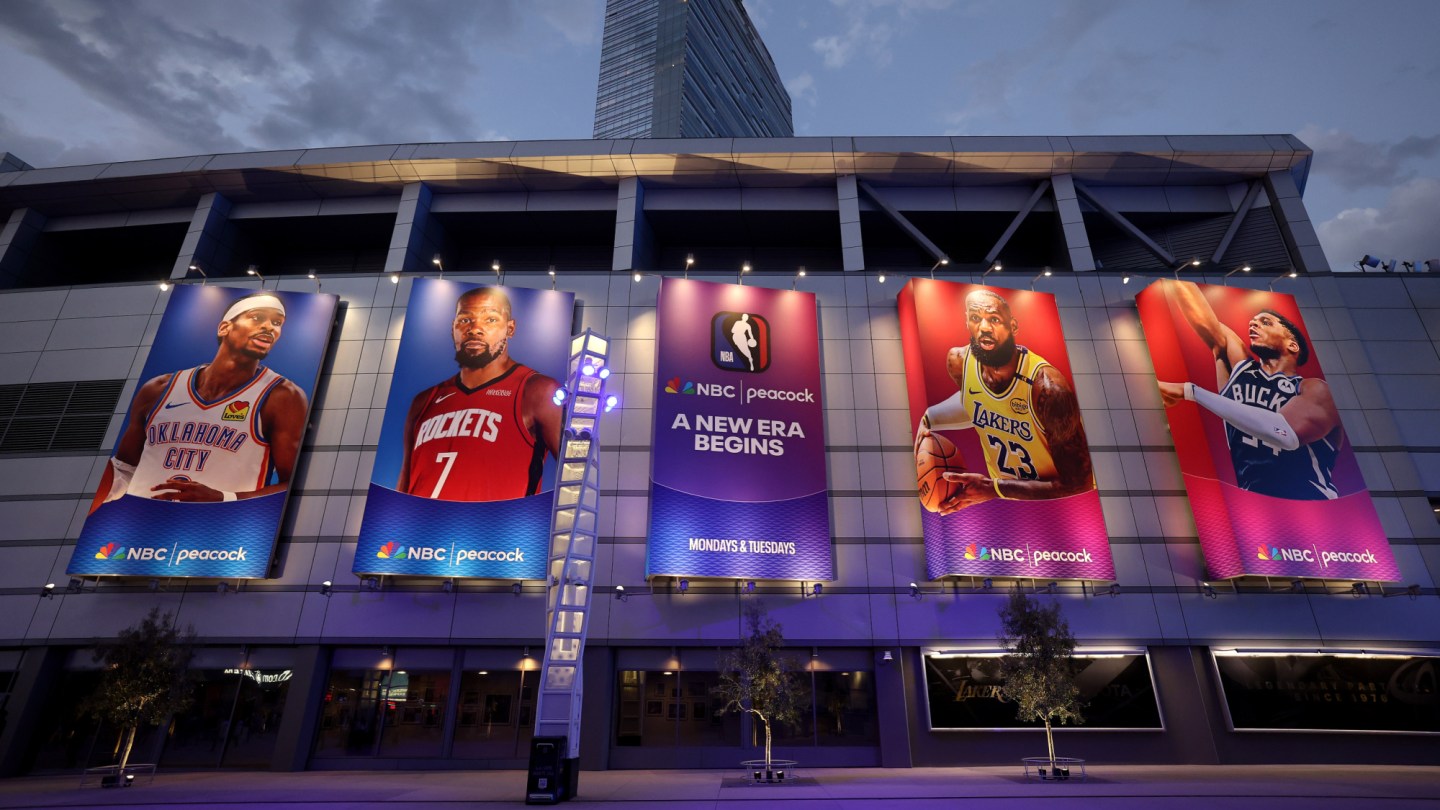 as-pay-tv-collapses,-sports’-streaming-wars-kick-off